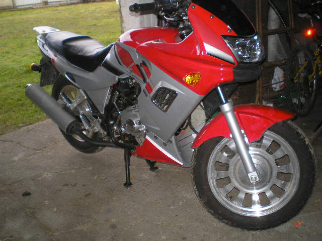 kinroad-lic honda[silnik hondy] sprzedam motorower sportowy. moto jak nowy 400km,zarejestrowany,oplacony,oryginal w 100%,6 bieg z wyswietlaczem,rozruch el i kopka wszystko jak nowe  wojew�dztwo wielkopolskie ostrow motorrad verkaufen motorcycle sale. motorrad verkaufen motorcycle sale